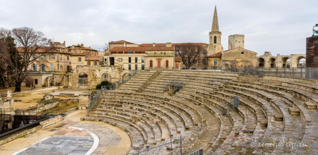 Арль (Arles) - Античный театр Арля (Théâtre Antique) 10 лучших античных памятников Прованса