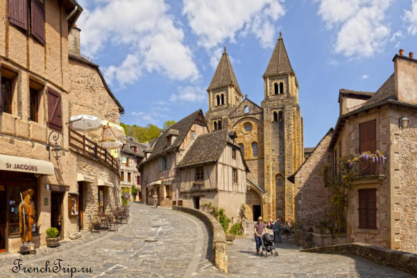 Conques - 10 самых красивых деревень Франции