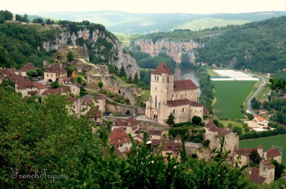 Village of Saint-Cirq-Lapopie, Lot, Midi-Pyrenees, France.