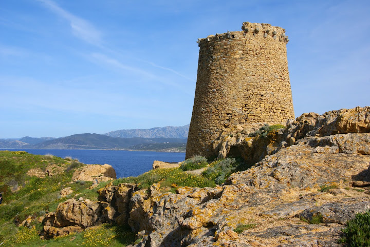 Л'Иль-Рус (L'Île-Rousse), Корсика