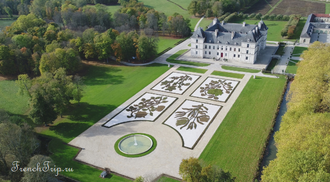 Château d Ancy-le-Franc - Burgundy castle