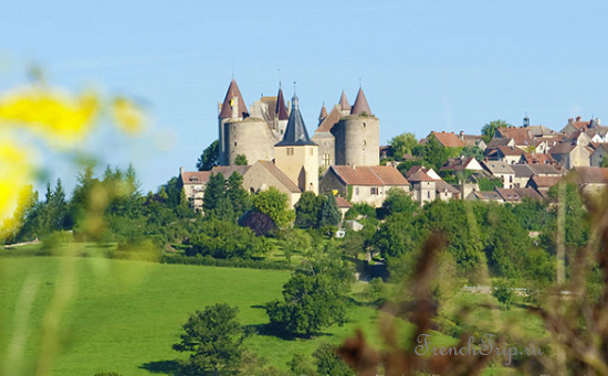 Châteauneuf (Шатонёф) или Chateauneuf-en-Auxois (Шатонеф-ан-Оксуа) - небольшой городок в окрестностях Дижона в Бургундии