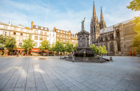 Clermont-Ferrand - Клермон-Ферран - достопримечательности, маршрут по городу, что посмотреть, фото - square