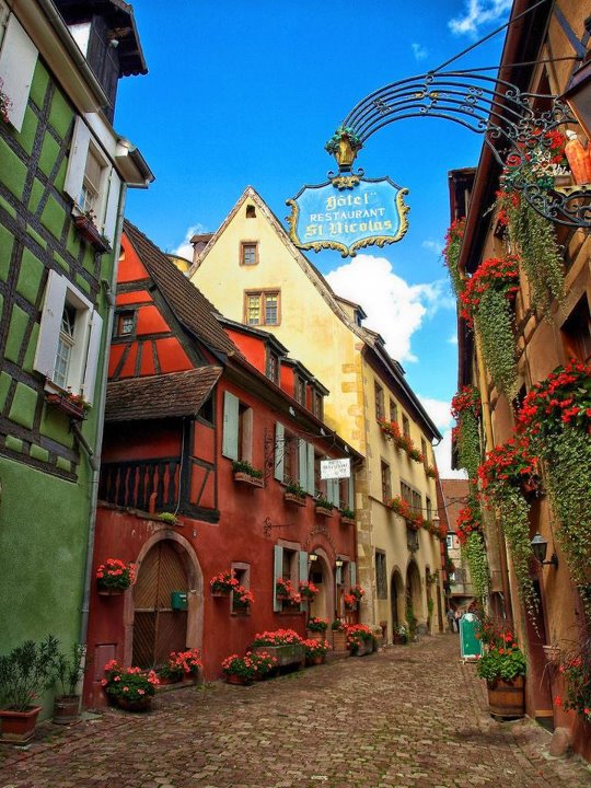 Riquewihr достопримечательности фотографии Эльзас, Франция Riquewihr достопримечательности фотографии Эльзас, Франция