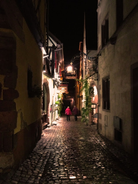 Riquewihr достопримечательности фотографии Эльзас, Франция Riquewihr достопримечательности фотографии Эльзас, Франция