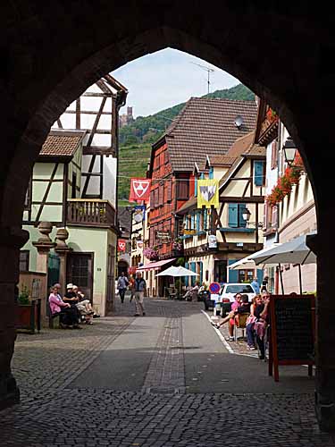 Riquewihr достопримечательности фотографии Эльзас, Франция Riquewihr достопримечательности фотографии Эльзас, Франция