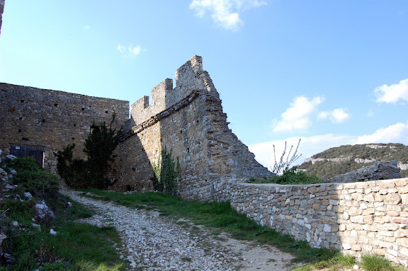 Saint-Montan (Сен-Монтан), Рона-Альпы, достопримечательности, путеводитель