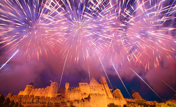 Carcassonne - Cité set ablaze - festivals