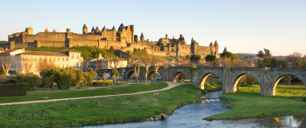 Carcassonne - Old bridge