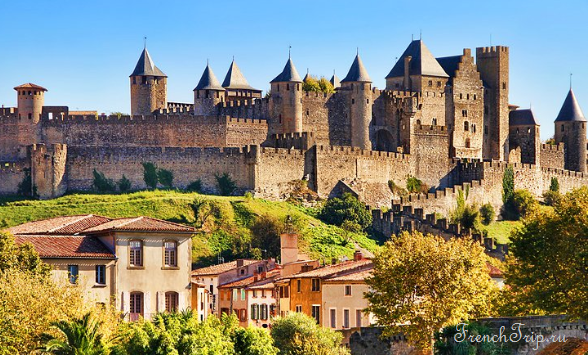 Топ-10 мест в регионе Лангедок-Русильон (Languedoc-Roussillon), Франция: самые красивые города и деревеньки в Лангедок-Русийоне. Что обязательно посмотреть.