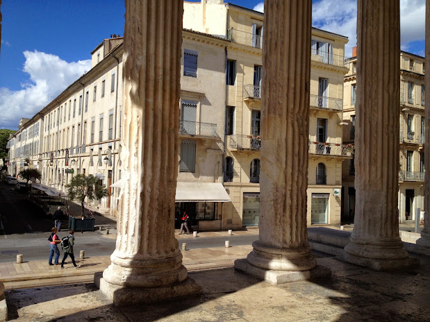 Мезон Карре «Квадратный дом» Maison Carrée Мезон Карре «Квадратный дом» Maison Carrée - Достопримечательности Нима (Nîmes)