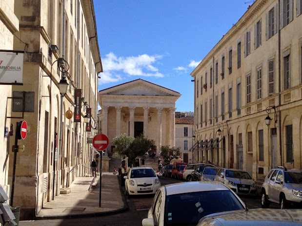 Мезон Карре (Maison Carrée) - «Квадратный дом» Мезон Карре «Квадратный дом» Maison Carrée - Достопримечательности Нима (Nîmes)