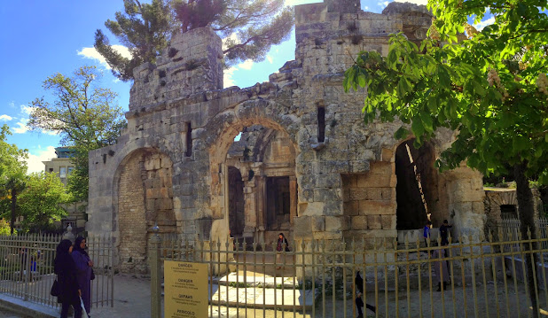Храм Дианы (Temple de Diane) Храм Дианы (Temple de Diane) Достопримечательности Нима (Nîmes)