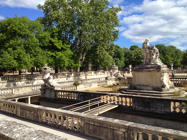 Парк Фонтана Jardins de la Fontaine Парк Фонтана Jardins de la Fontaine - Достопримечательности Нима (Nîmes)