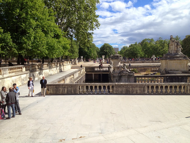 Парк Фонтана Jardins de la Fontaine Парк Фонтана Jardins de la Fontaine - Достопримечательности Нима (Nîmes)
