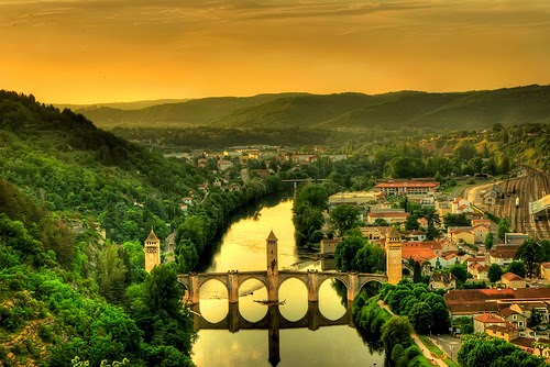 Cahors (Каор) Cahors (Каор) Регион Midi-Pyrénées (Миди-Пиренеи/ Юг-Пиренеи)