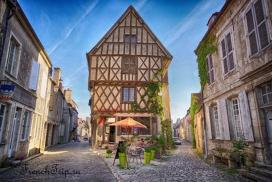 Noyers 10 самых красивых городов в Бургундии - что посмотреть в окрестностях Дижона, что стоит посмотреть в Бургундии, самые красивые города во Франции