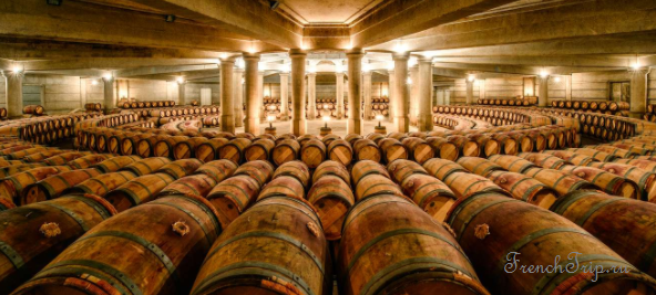 Medoc AOC vineyards - виноградники Медок - Château Lafite-Rothschild cellars