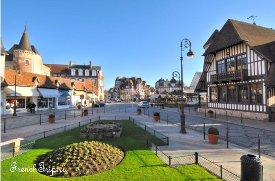 Deauville (Довиль), Нормандия, Франция - как добраться, что посмотреть, путеводитель по городу Довиль. Расписание транспорта, цены на билеты, мероприятия