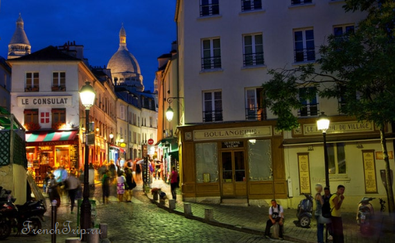 Paris Monmartre street