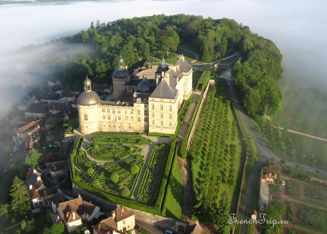 Chateau de Hautefort , Château de Hautefort (Замок д’Отфор) - французские замки, Аквитания