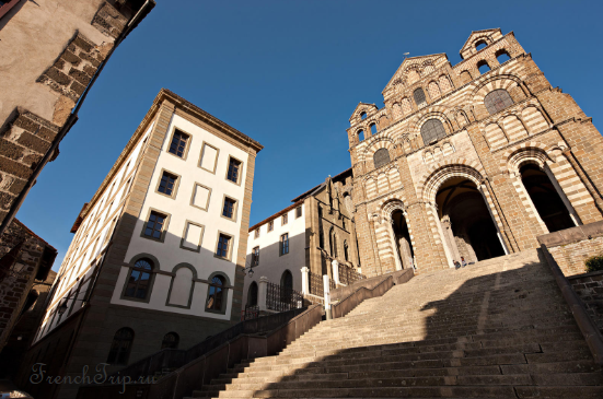Le Puy cathedral stairs