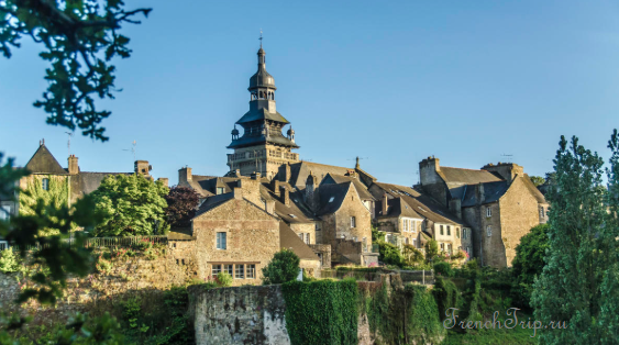 Moncontour (Монконтур) - небольшая средневековая деревенька в Бретани, в окрестностях Сен-Брие 