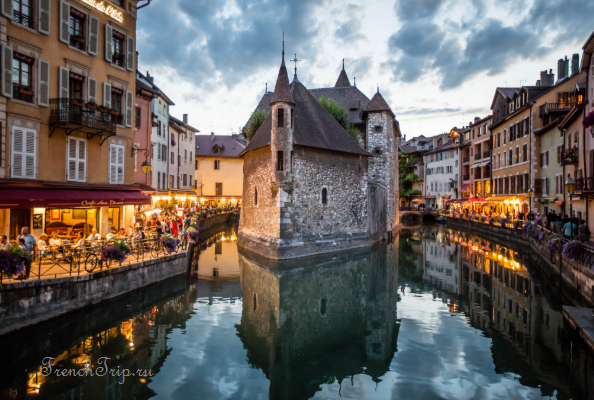 Annecy Annecy (Анси), Рона-Альпы, Франция - путеводитель по городу, достопримечательности Анси, маршрут по Анси, расписание транспорта в Анси, из Женевы в Анси