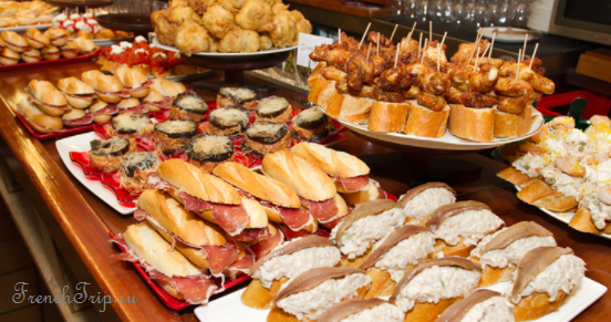 French Cuisine Aquitaine Pays Basques traditional dishes specialities pintxos du Pays Basque