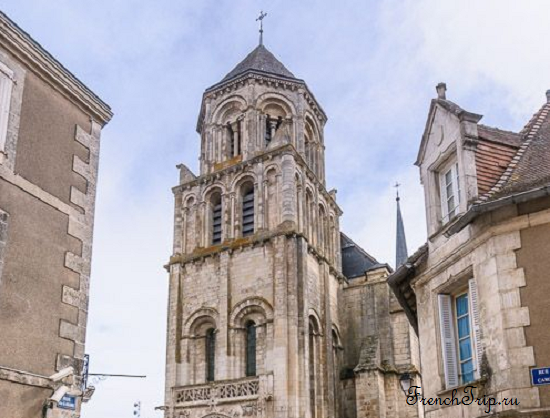 Достопримечательности Пуатье - Poitiers Eglise Saint-Porchaire de Poitiers
