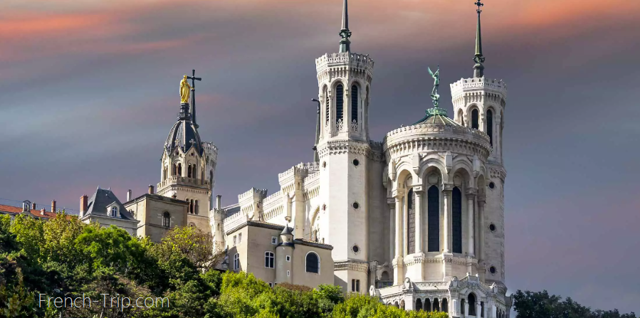 Lyon - Basilique Notre-Dame de Fourvière_Церкви Лиона, лучшие достопримечательности Лиона. Лучший путеводитель по городу Лион