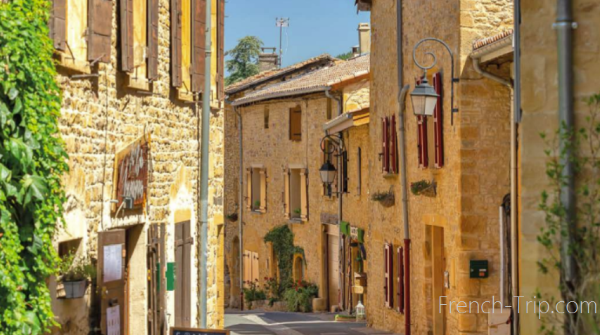 VILLEFRANCHE-SUR-SAÔNE street 1