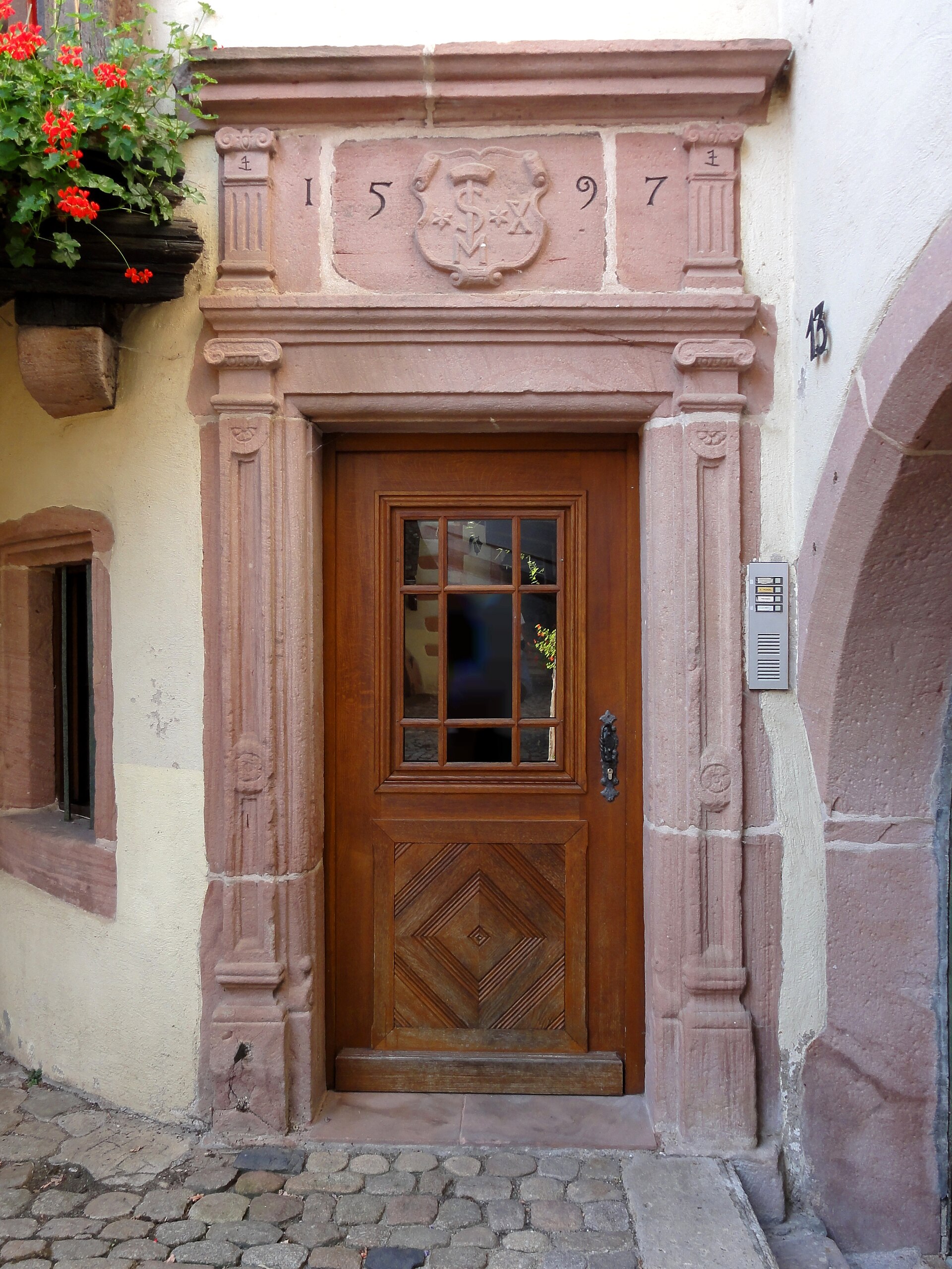 Riquewihr достопримечательности фотографии Эльзас, Франция Riquewihr достопримечательности фотографии Эльзас, Франция
