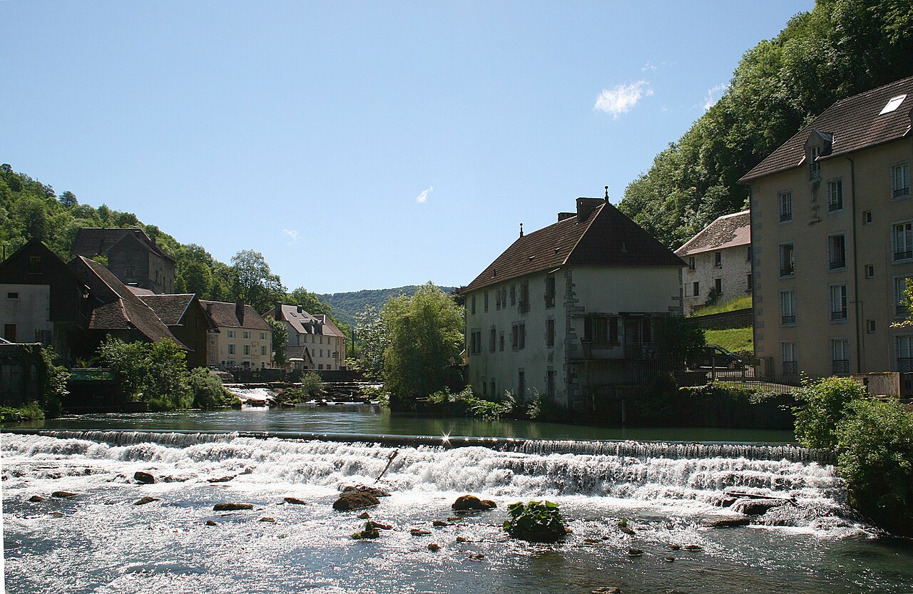 Lods (Ло), Franche-Comte - достопримечательности, путеводитель по городам Франции Lods (Ло), Franche-Comte - достопримечательности, путеводитель по городам Франции