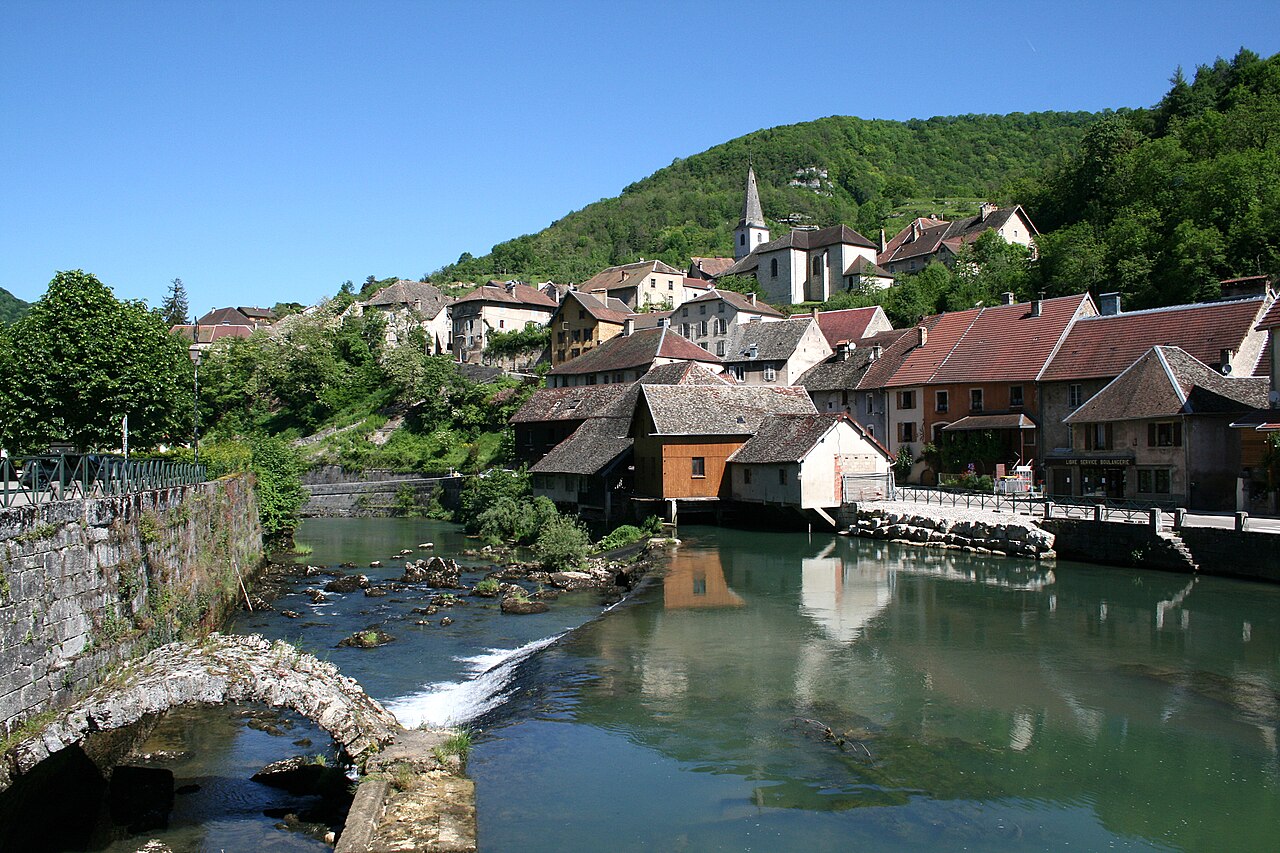 Lods (Ло), Franche-Comte - достопримечательности, путеводитель по городам Франции Lods (Ло), Franche-Comte - достопримечательности, путеводитель по городам Франции