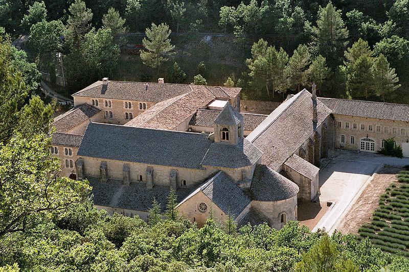 Abbaye Notre-Damme de Senanque (Аббатство Сенанк) Abbaye Notre-Damme de Senanque (Аббатство Сенанк)