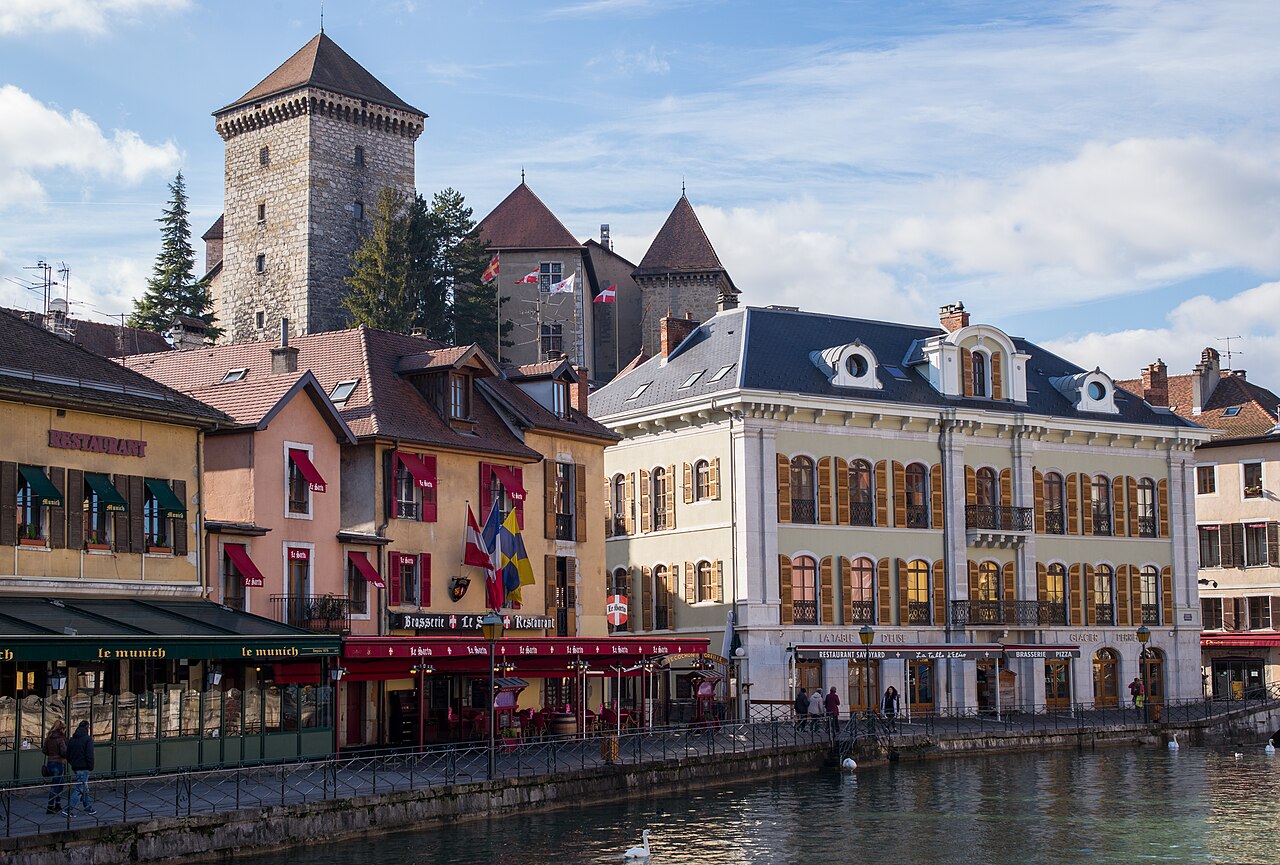 File:Annecy, France (37635411615).jpg