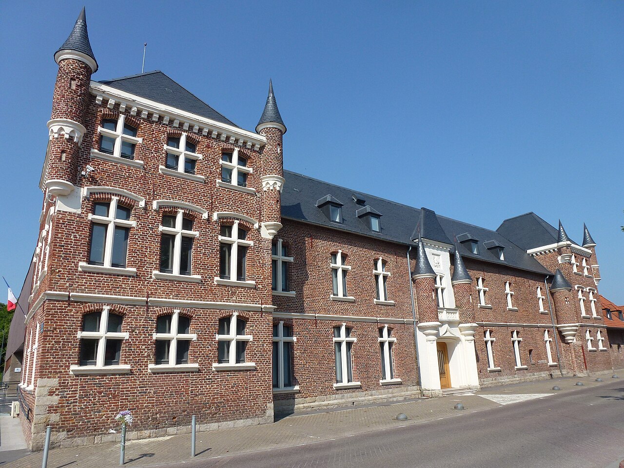 Auby (Nord, Fr) mairie 02.JPG