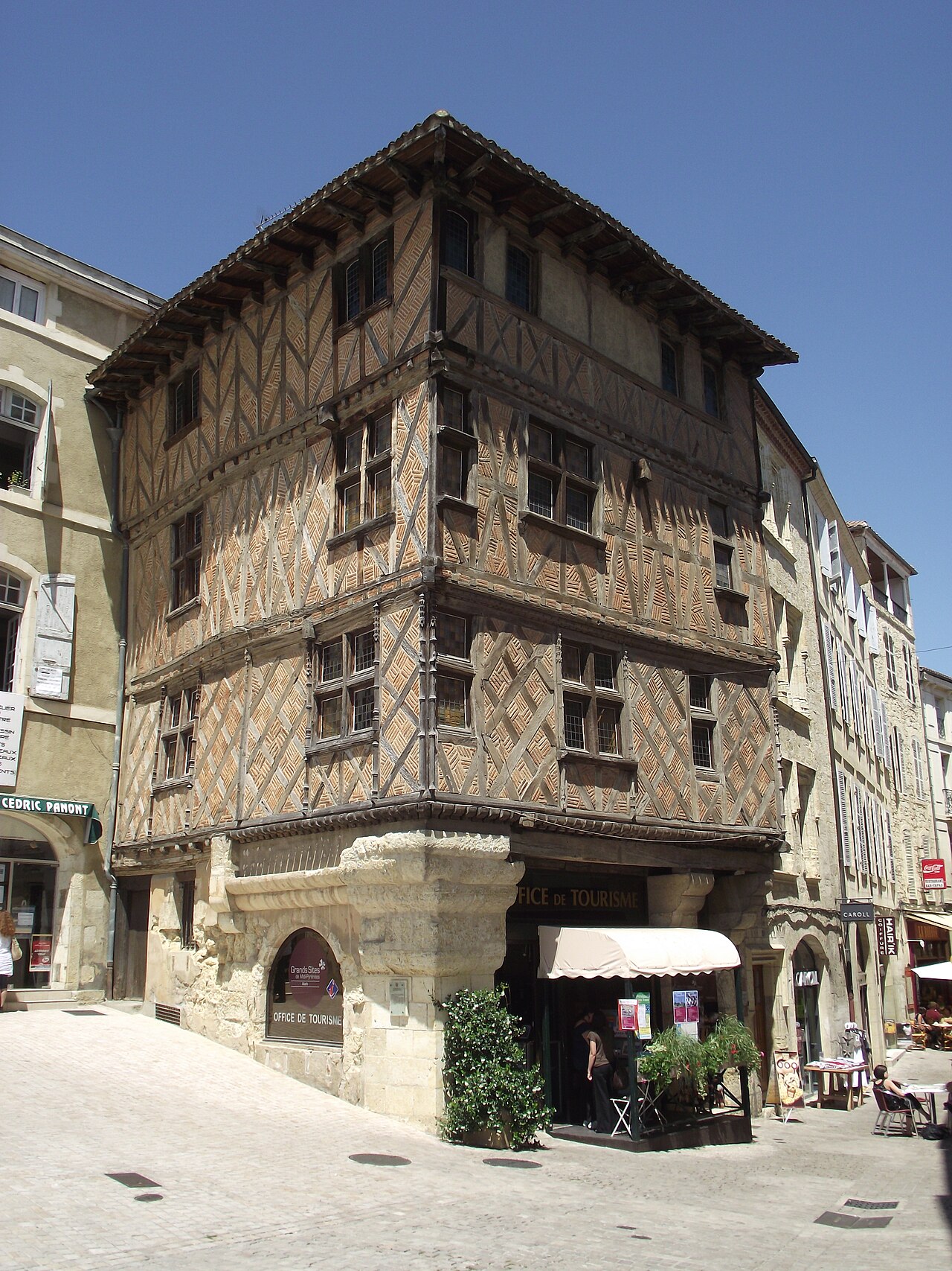 File:Auch Tourist Information Center, Gers, France.JPG