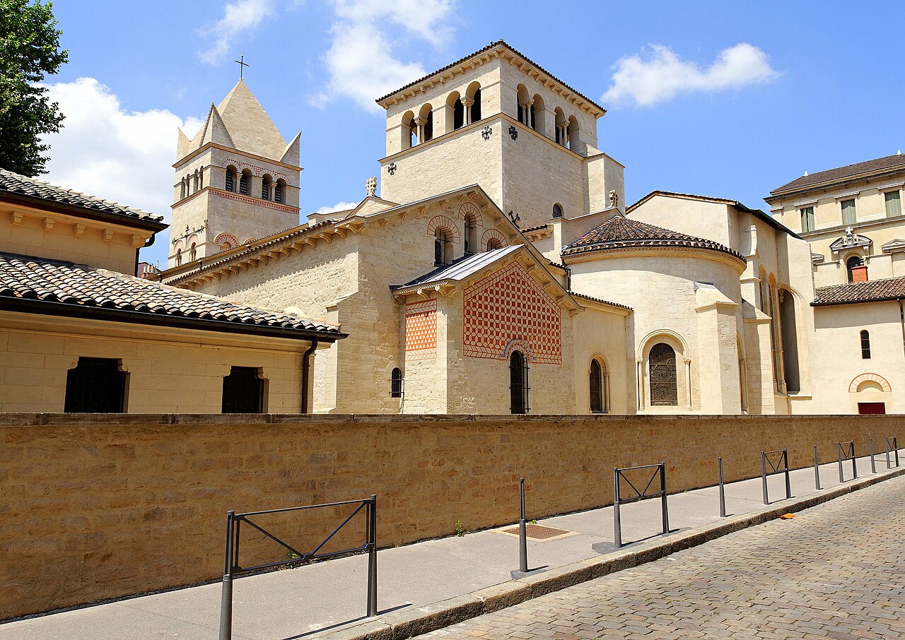 File:Basilique Saint-Martin d'Ainay I.jpg
