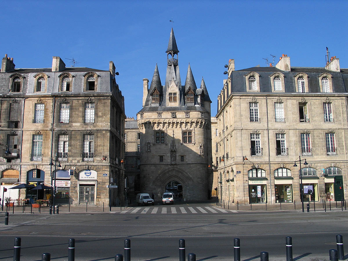 File:Bordeaux Porte Cailhau.jpg