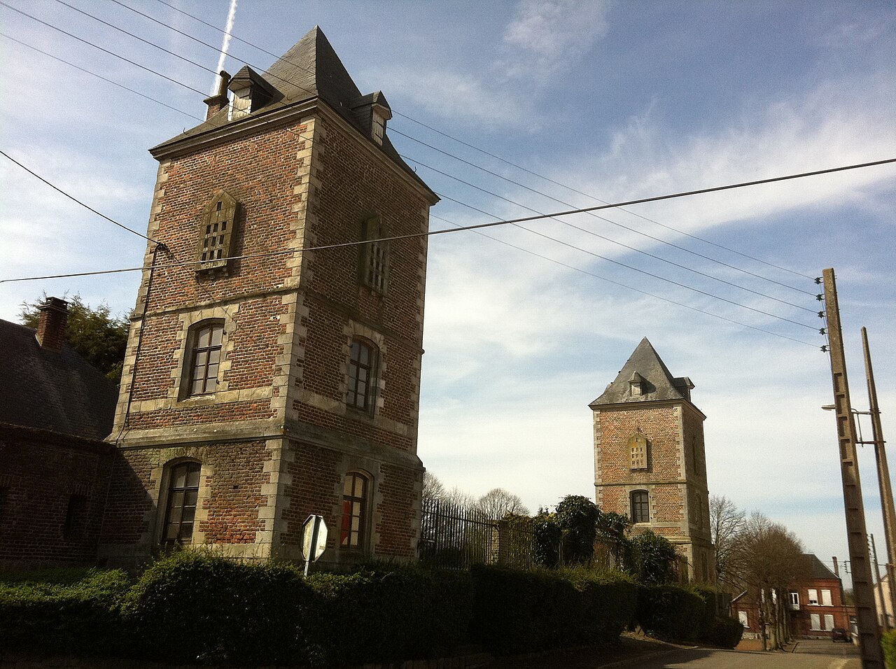 Busigny towers castle.jpg