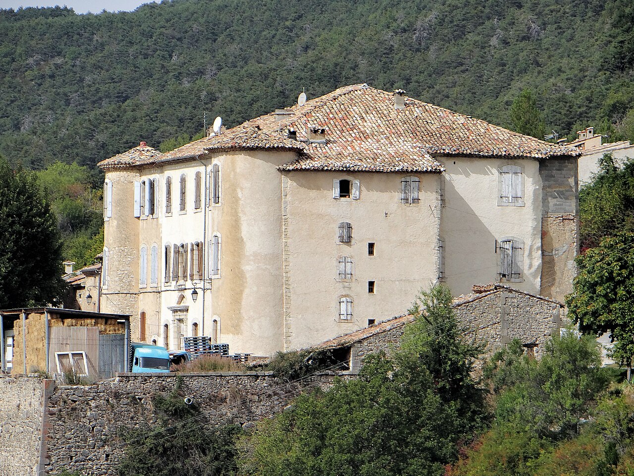 Château d'Éoulx - Замок Кастеллана, достопримечательности Castellane (Кастеллан), путеводитель по городу