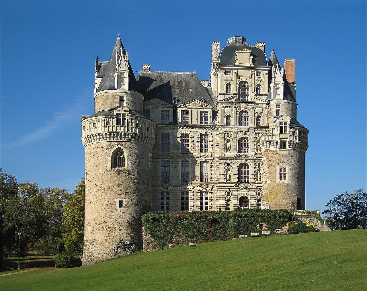 Замки Франции - Château de Brissac