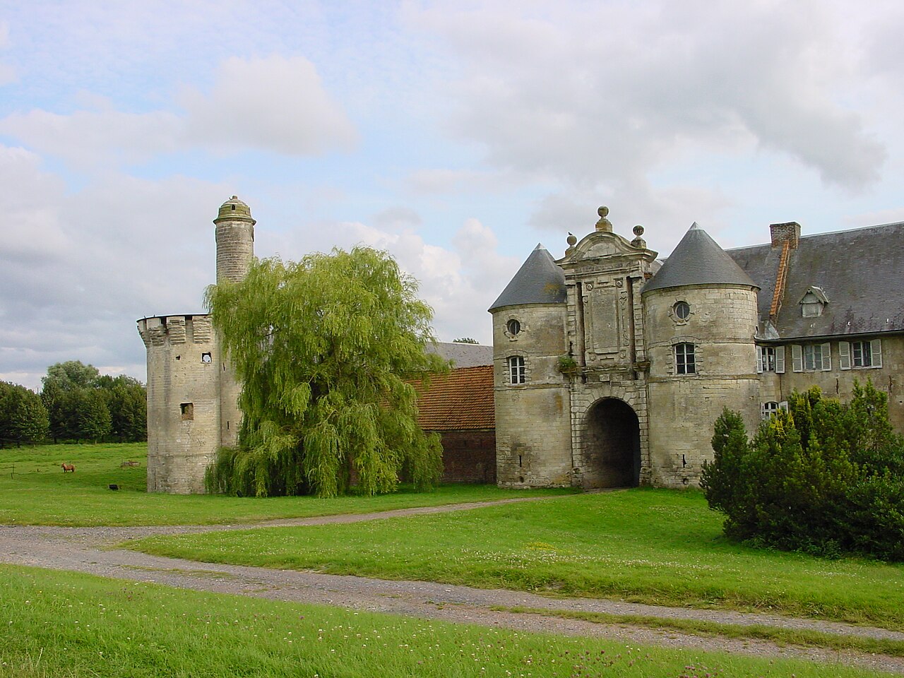 Château d'Esnes (France).JPG