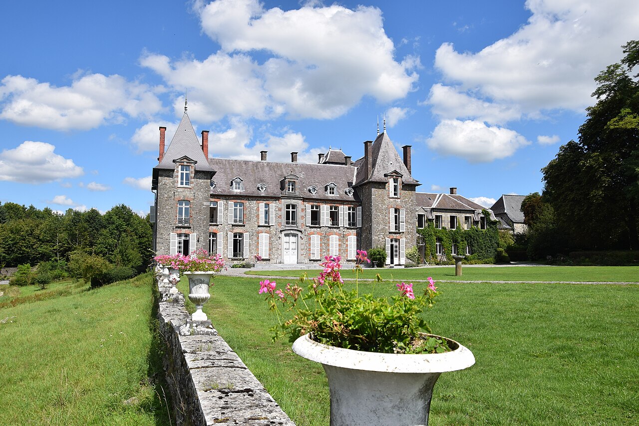 Château d'Hugémont à Dompierre-sur-Helpe 02.JPG