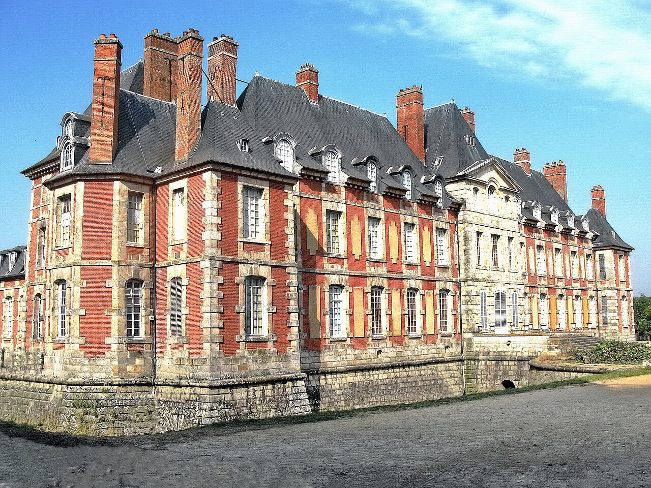 Château de Baville (façade sud).jpg