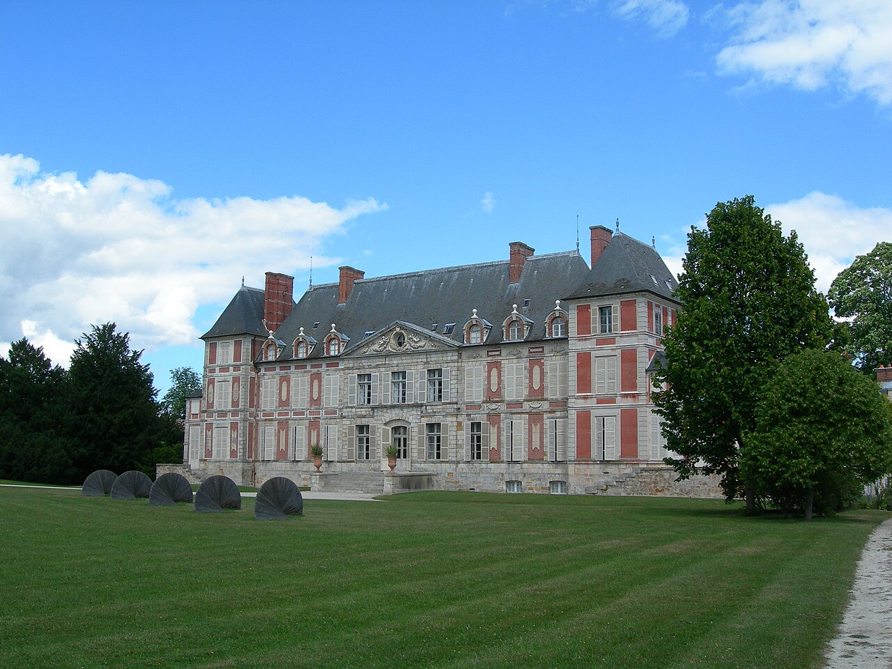 Château de Courson.jpg
