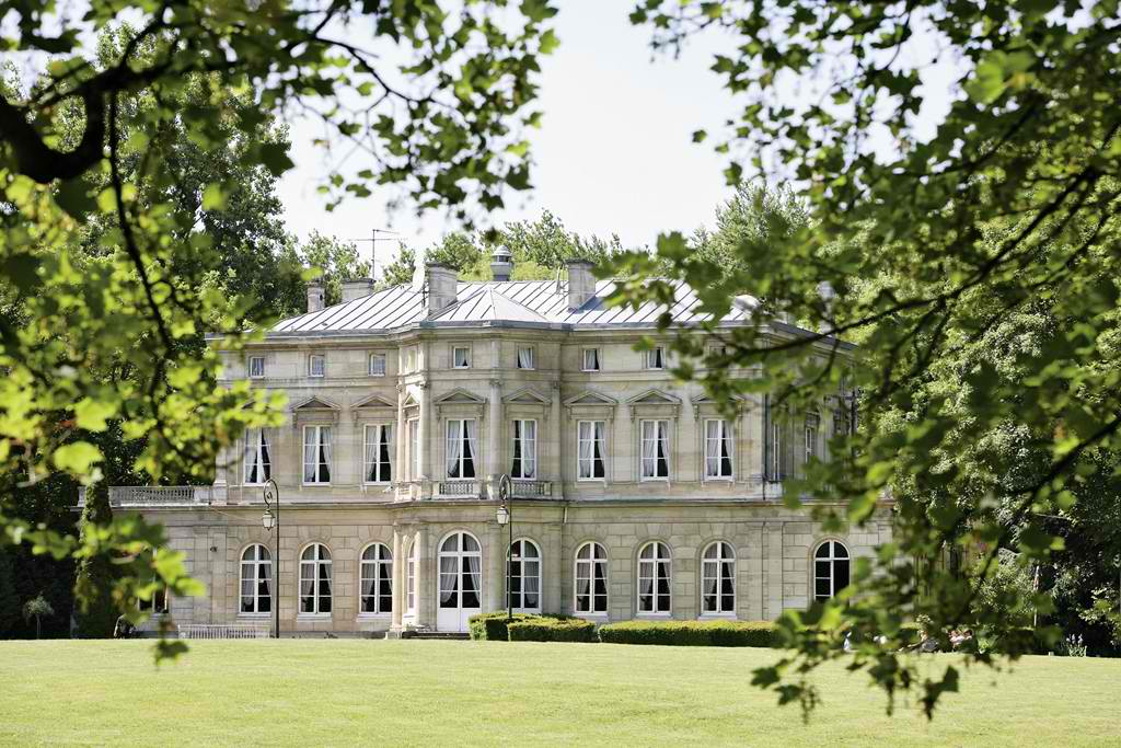 Château de la Motte Fenelon vue du parc.jpg