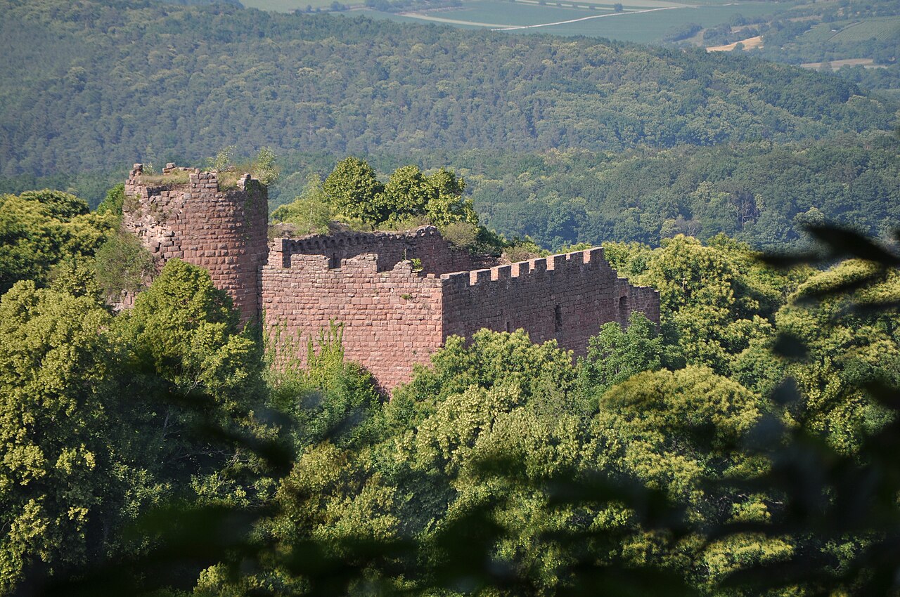 Château de Lutzelbourg (Bas-Rhin).jpg